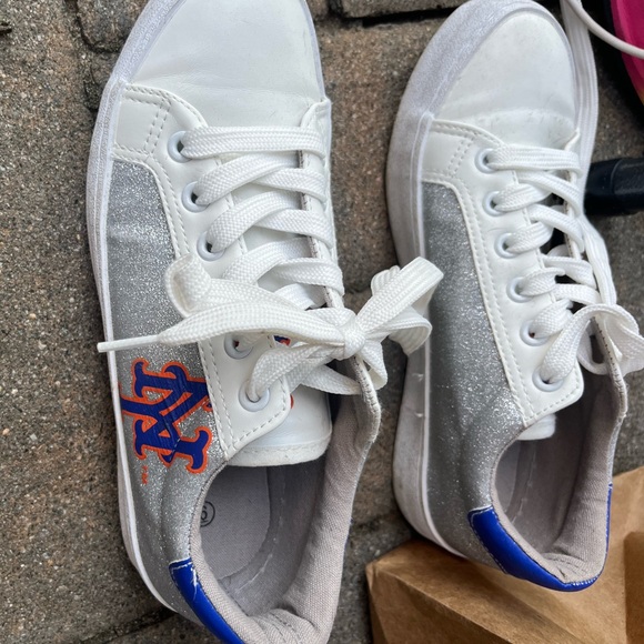 Mets Sneakers - Picture 1 of 2